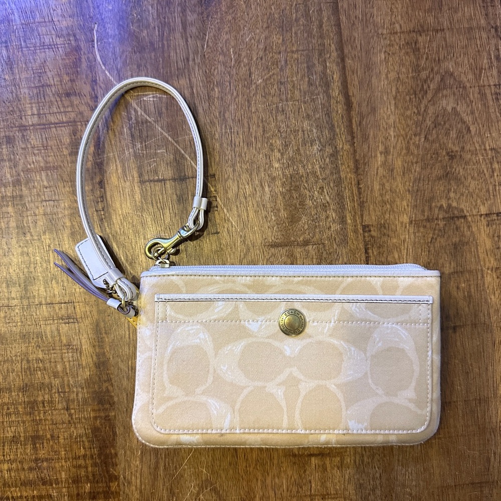 Y2K Vintage Coach Wristlet